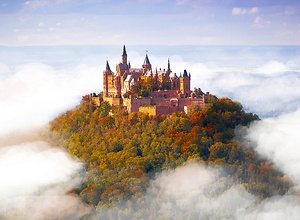 Die Burg über den Wolken