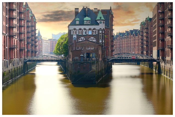 Blick auf das Wasserschlösschen in der Hamburger Speicherstadt