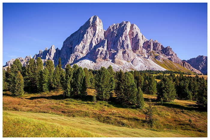 Blick auf die wunderschönen Felsformationen am Peitlerkofel